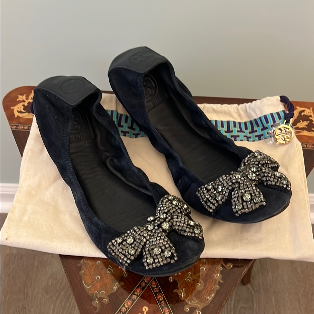 Tory Burch bow suede navy blue flats. Size 9.